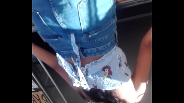 Bajo la falda en santa cruz Bolivia