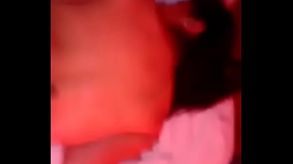 Cholita mamando y cabalgando en su dormitorio
