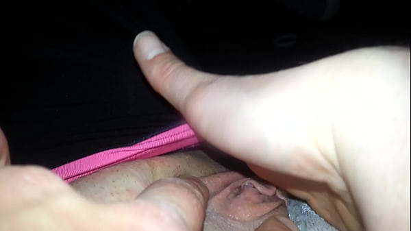 trinitaria tocándose la cosita en su cuarto