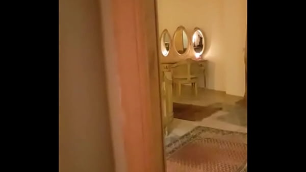 Trinitaria arrecha se graba en su cuarto